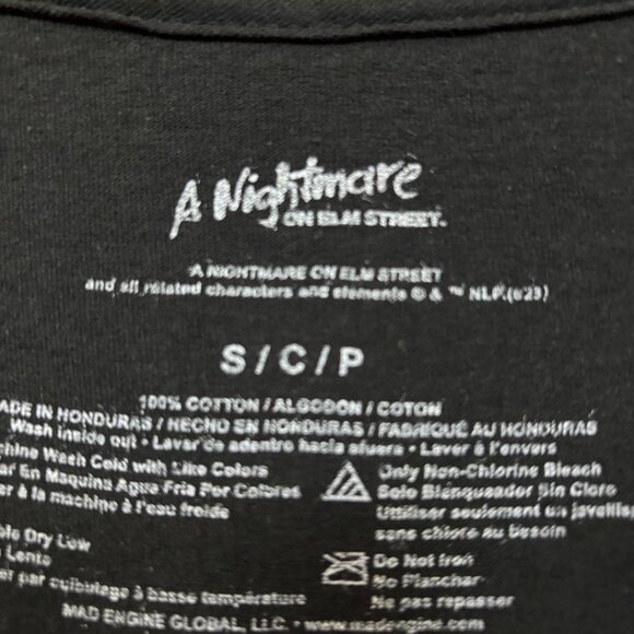 A Nightmare On Elm Street Horror Movie T-Shirt Small - Picture 4 of 4
